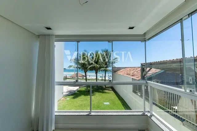 Apartamento 3 suítes frente mar à venda em Bombinhas