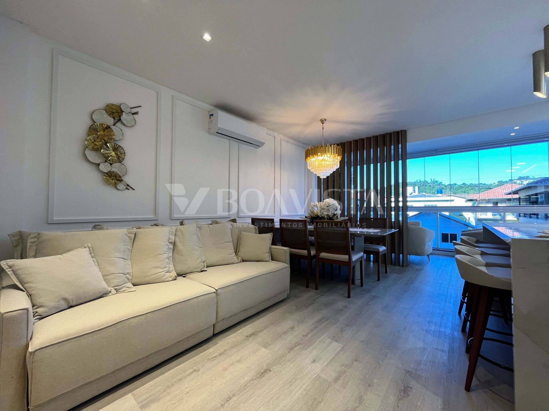 Apartamento de alto padrão com vista mar à venda em Bombinhas 3