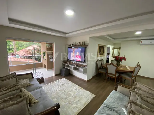 Apartamento mobíliado localizado na praia de Bombas.