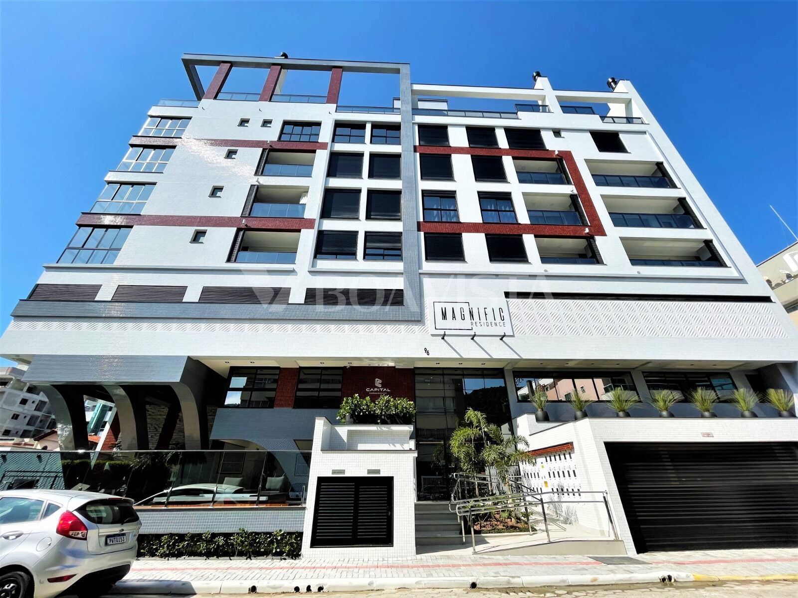 Apartamento Alto Padrão , lazer com piscina 2 quartos em Bombinhas 2