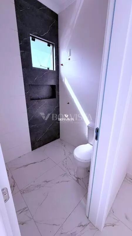 Sobrado à venda, 2 quartos, 2 suítes, 1 vaga, Bombas - Bombinhas/SC 3