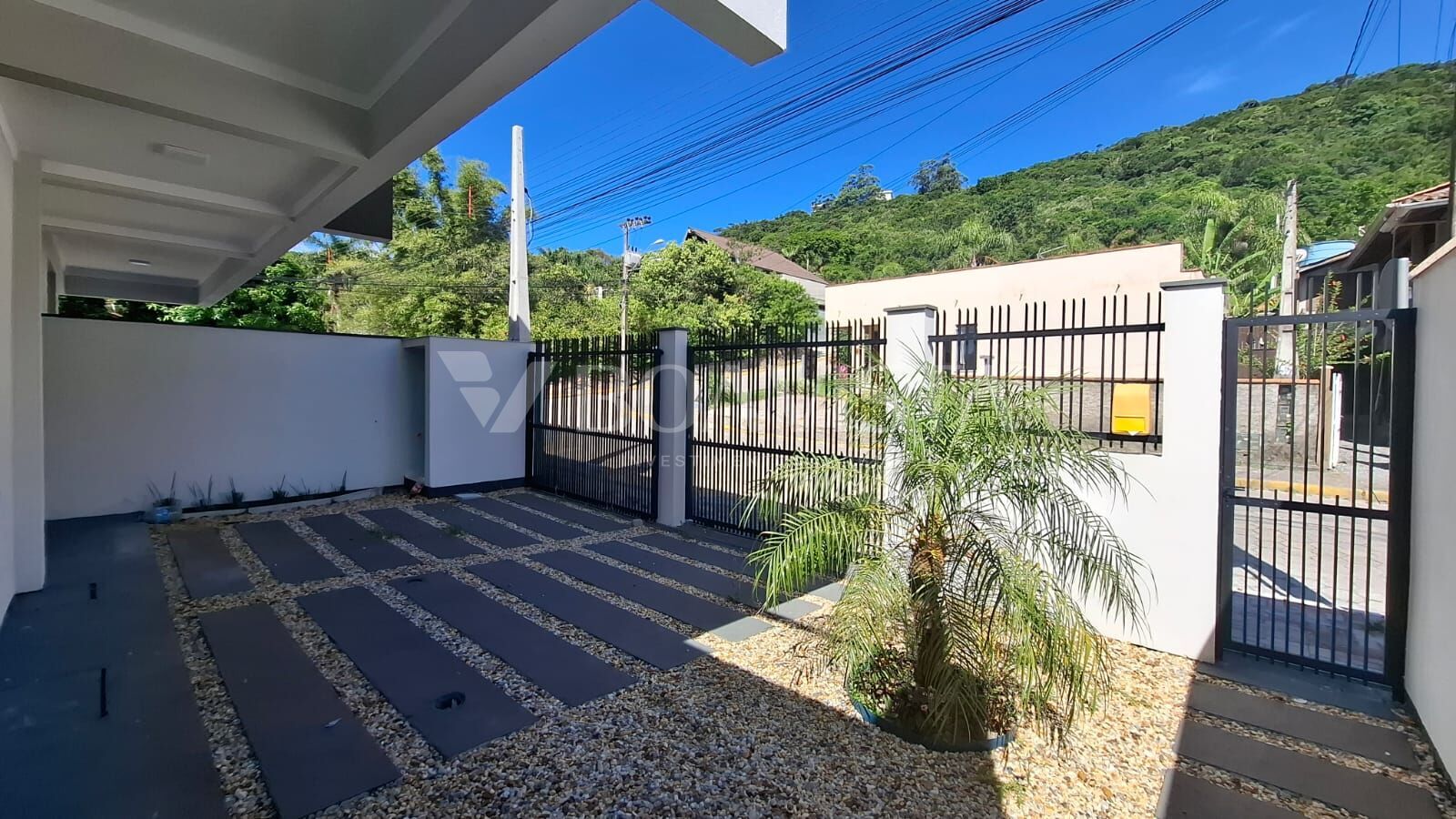 Sobrado à venda, 2 quartos, 2 suítes, 2 vagas, José Amândio - Bombinhas/SC 3