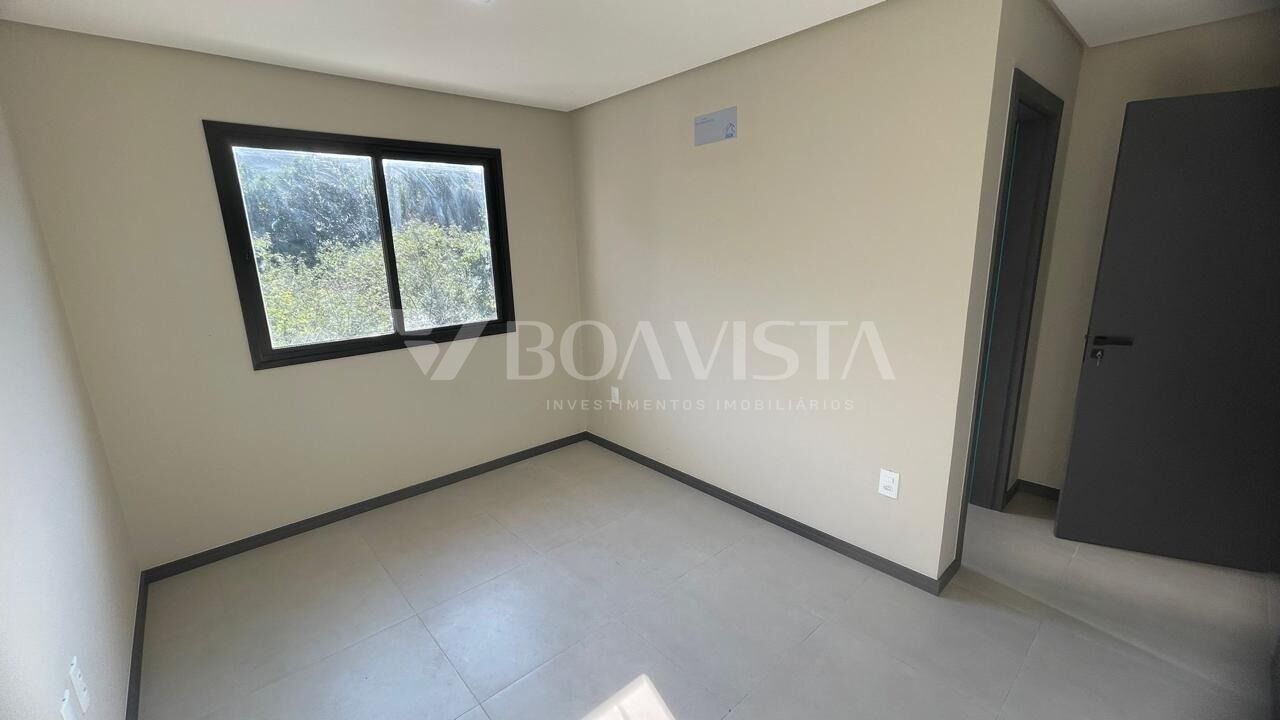 Sobrado à venda, 2 quartos, 2 suítes, 1 vaga, Bombas - Bombinhas/SC 3