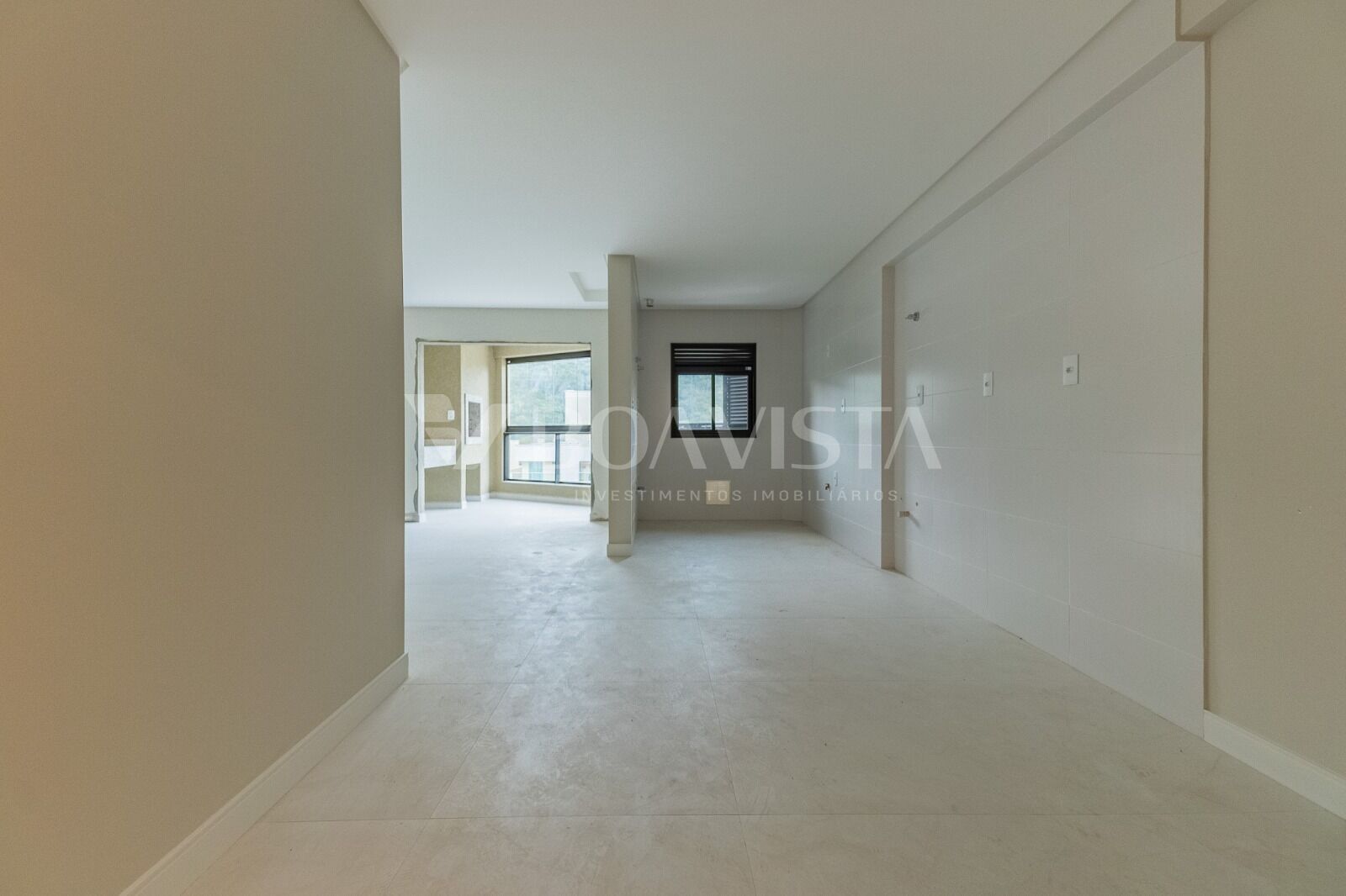 Apartamento Alto Padrão com Piscina - 2 suítes em Bombas - Bombinhas/SC 2
