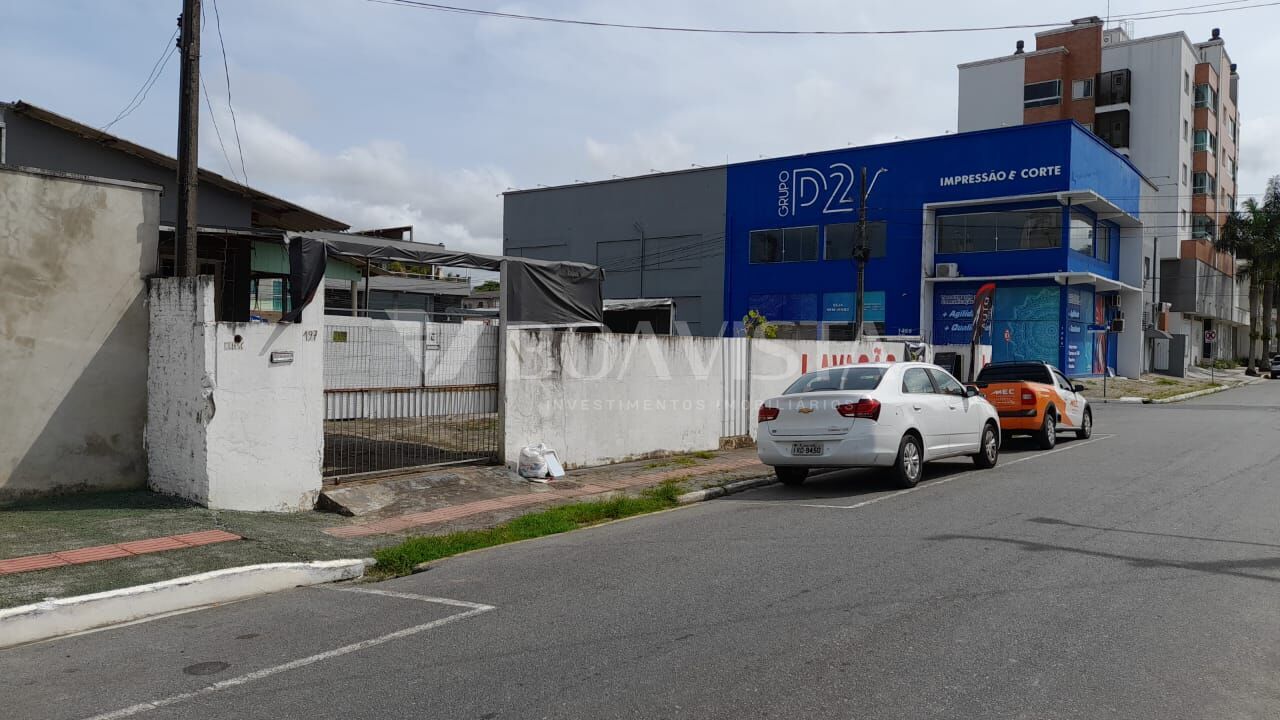 TERRENO COM ÓTIMA LOCALIZAÇÃO À VENDA EM BALNEÁRIO CAMBORIÚ 2
