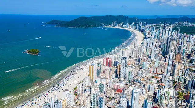 TERRENO COM ÓTIMA LOCALIZAÇÃO À VENDA EM BALNEÁRIO CAMBORIÚ