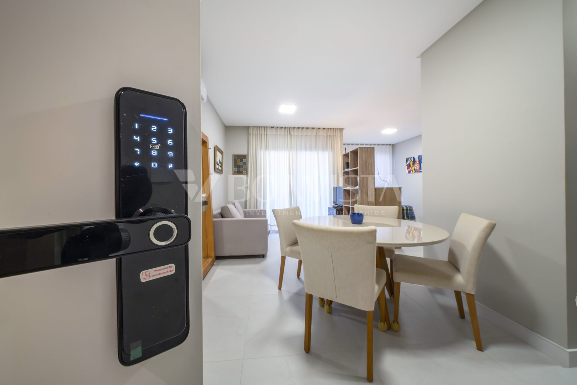 Apartamento (Flat) à Venda de Alto Padrão - 1 Quarto Com Piscina, Academia e Área Gourmet em Bombas, Bombinhas, SC 2