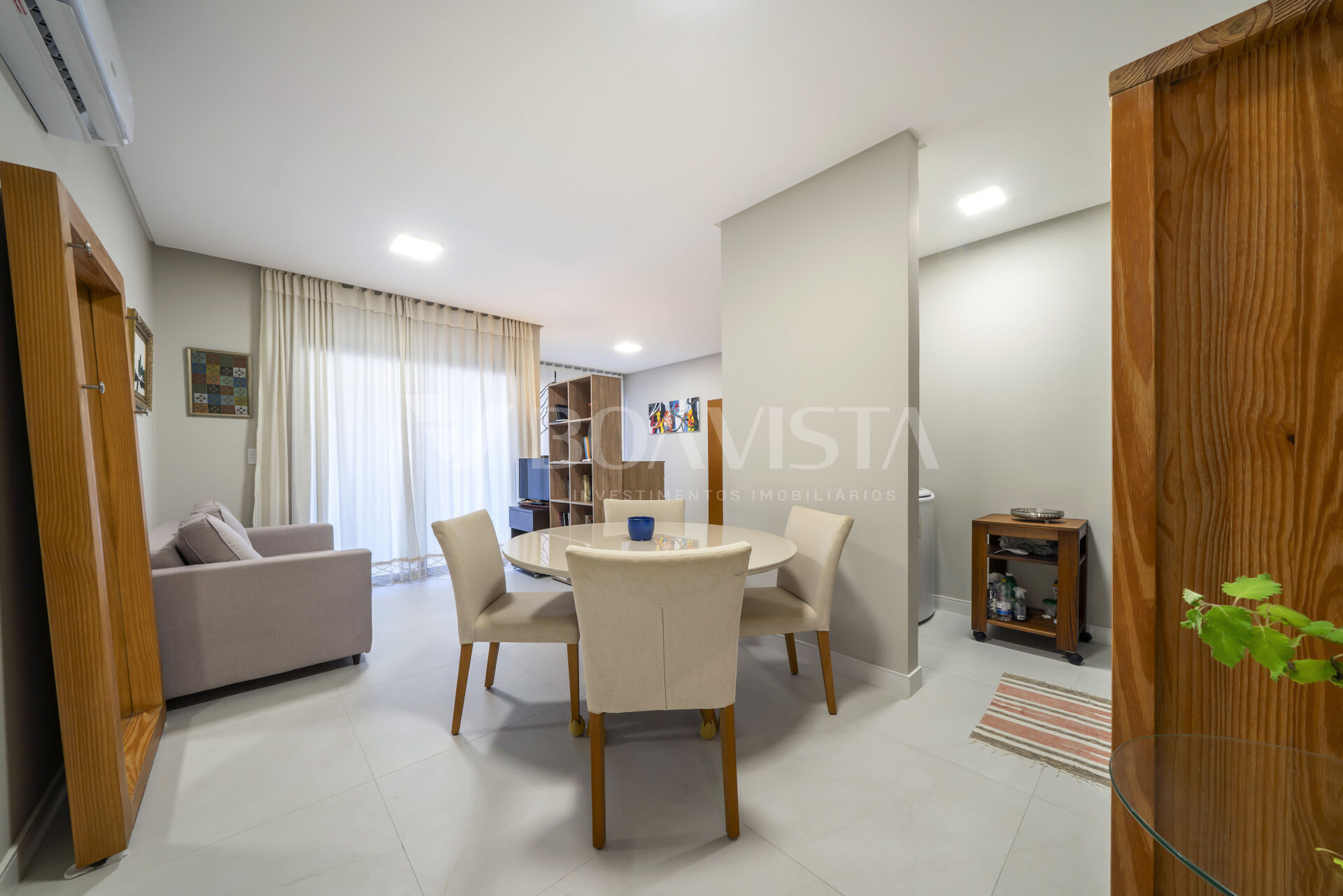 Apartamento (Flat) à Venda de Alto Padrão - 1 Quarto Com Piscina, Academia e Área Gourmet em Bombas, Bombinhas, SC 3