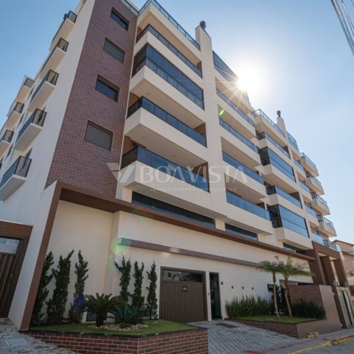 Lindo apartamento mobiliado e decorado à Venda com 2 Quartos (1 suíte) em Bombas, Bombinhas 2