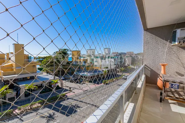 Apartamento a 100 metros do mar e mobiliado à venda em Bombinhas