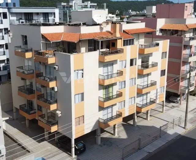 Apartamento próximo ao mar à venda em Bombinhas