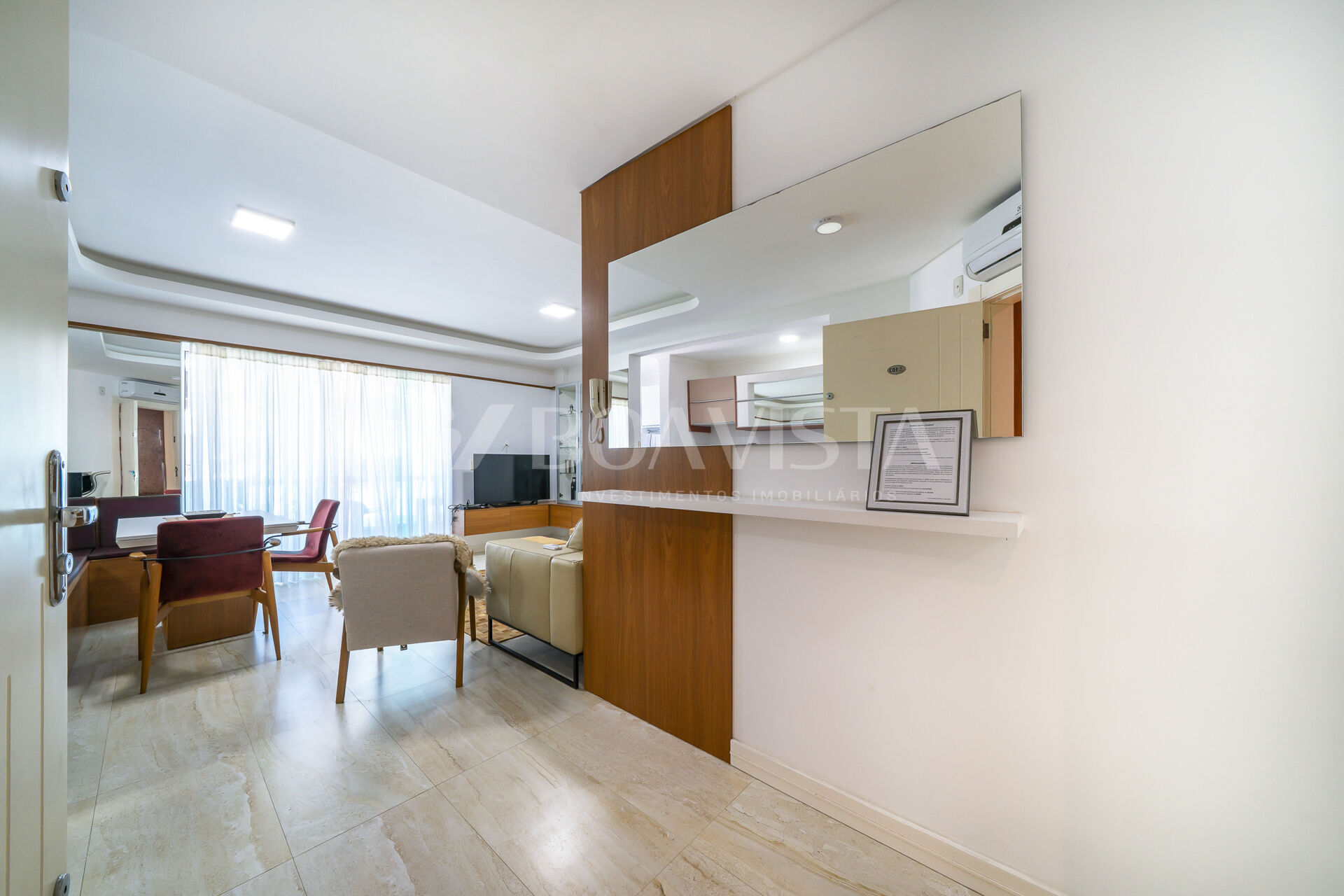 Apartamento à Venda com 2 Quartos (1 suíte) em Bombas, Bombinhas 2