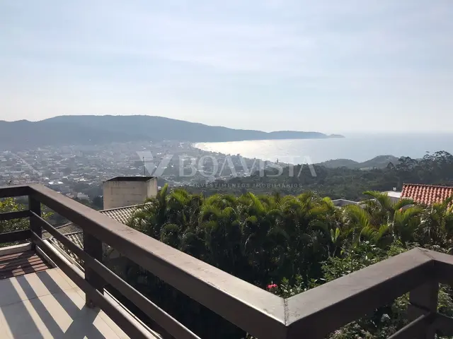 Casa no Condomínio Panorâmico de Bombinhas.