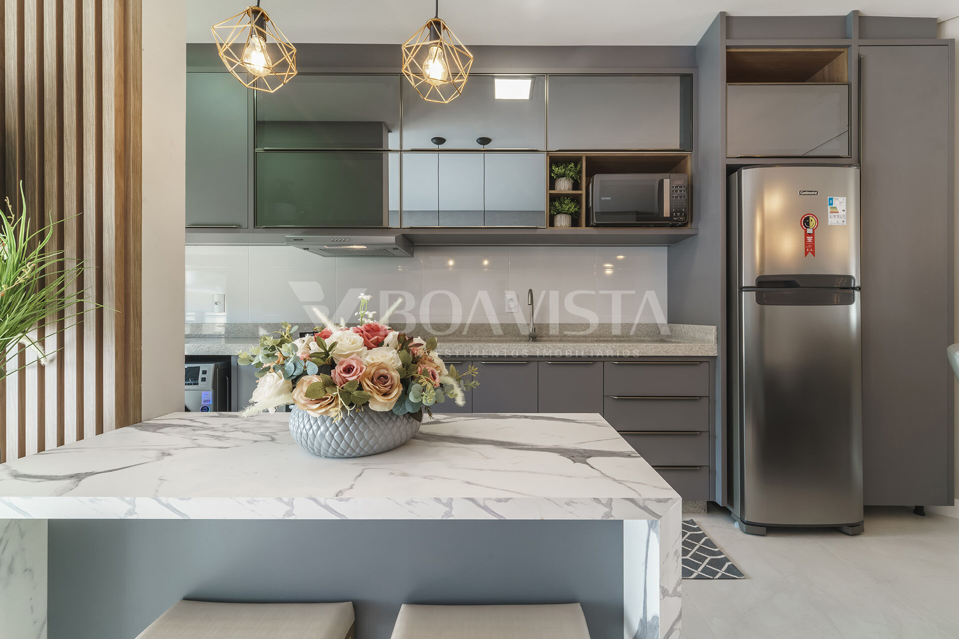 Apartamento de alto padrão exclusivo e mobiliado próximo ao mar à venda em Bombinhas 3
