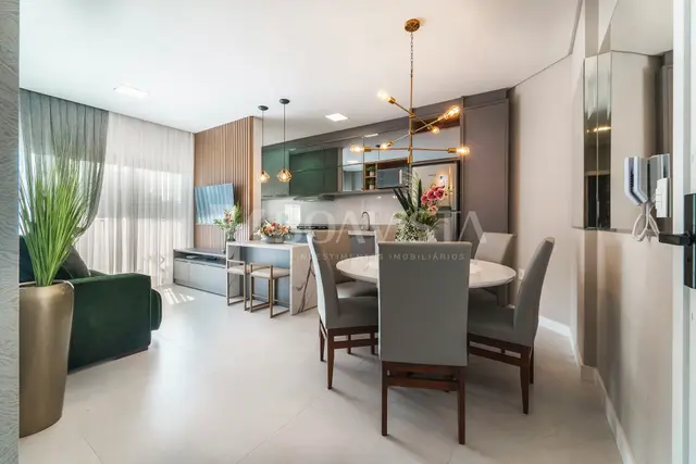 Apartamento de alto padrão exclusivo e mobiliado próximo ao mar à venda em Bombinhas