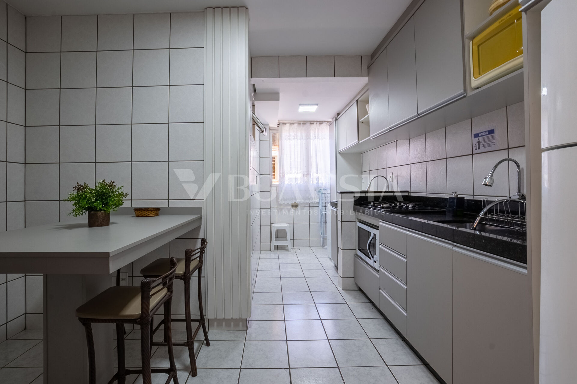 Apartamento na avenida da praia à venda em Bombinhas 2