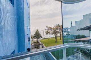 Cobertura Duplex Frente Mar com 3 Quartos (1 Suite) e Ampla Área de Lazer com Piscina Privativa em Bombinha 9