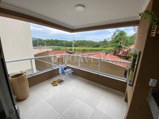 Apartamento mobíliado localizado na praia de Bombas. 8
