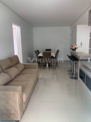 Apartamento mobiliado e decorado localizado na praia de Bombas. 4