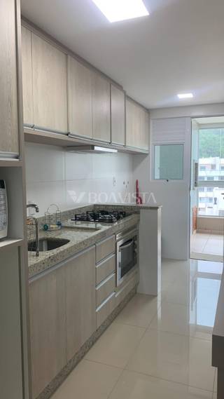 Apartamento mobiliado e decorado localizado na praia de Bombas. 7