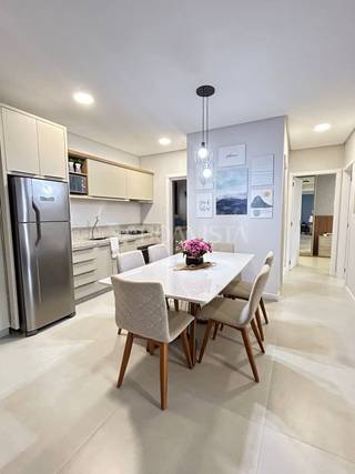 Lindo apartamento mobiliado e decorado à Venda com 2 Quartos (1 suíte) em Bombas, Bombinhas 7