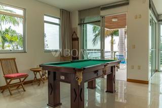 Residência de Luxo à Venda com Piscina e Vista Panorâmica em Bombinhas. 10
