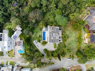Residência de Luxo à Venda com Piscina e Vista Panorâmica em Bombinhas 6