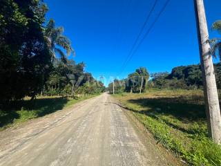 TERRENO COM ÓTIMA LOCALIZAÇÃO À VENDA EM BOMBINHAS 4