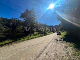 TERRENO COM ÓTIMA LOCALIZAÇÃO À VENDA EM BOMBINHAS 5