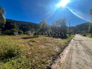TERRENO COM ÓTIMA LOCALIZAÇÃO À VENDA EM BOMBINHAS 6