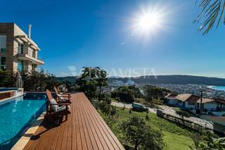 Mansão com Vista Panorâmica, 5 Suítes e Amenities Premium em Bombinhas 6