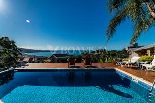 Mansão com Vista Panorâmica, 5 Suítes e Amenities Premium em Bombinhas 7