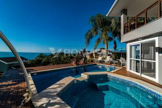 Mansão com Vista Panorâmica, 5 Suítes e Amenities Premium em Bombinhas 9