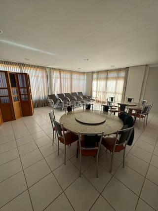 Apartamento de alto padrão localizado no Residencial Ilha da Madeira, em Arapongas. 8